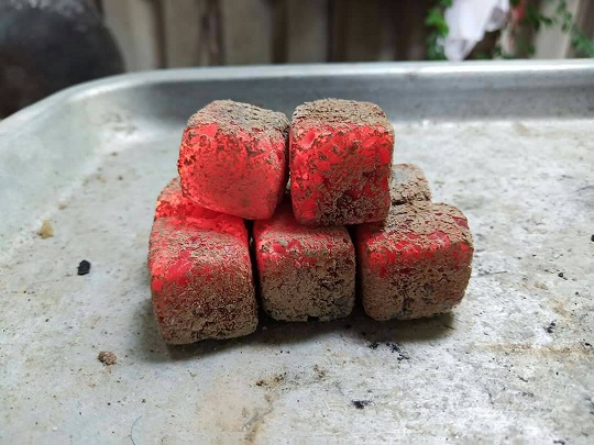 รูปภาพที่#2 ของสินค้า : (30ก้อน/0.5kg.)ถ่านฮิดะ รูปทรงสี่เหลี่ยมลูกเต๋า ไร้สารก่อมะเร็ง(30ก้อน/กล่อง) รูปภาพที่2 ของสินค้า : (30ก้อน/0.5kg.)ถ่านฮิดะ รูปทรงสี่เหลี่ยมลูกเต๋า ไร้สารก่อมะเร็ง(30ก้อน/กล่อง)